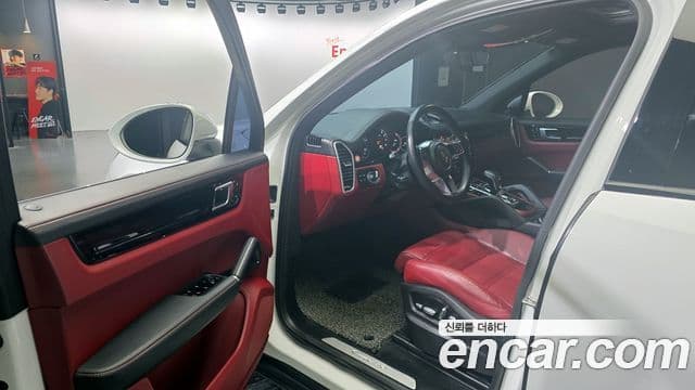 Porsche Cayenne (PO536), 2019 10