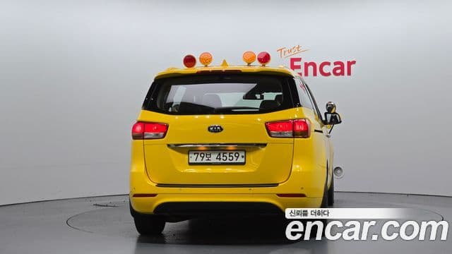 Kia All New Carnival Luxury, 2018 4