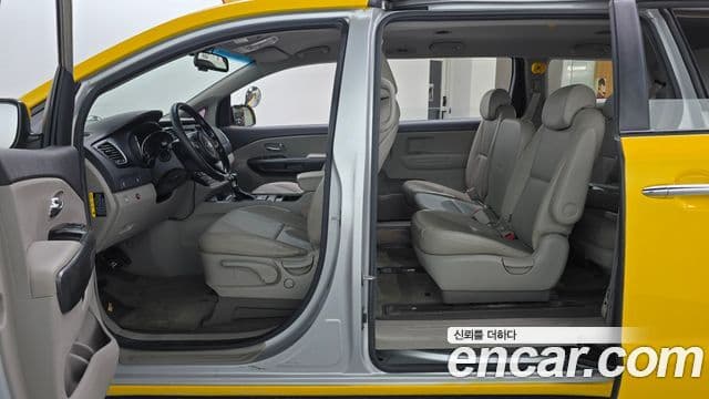 Kia All New Carnival Luxury, 2018 10