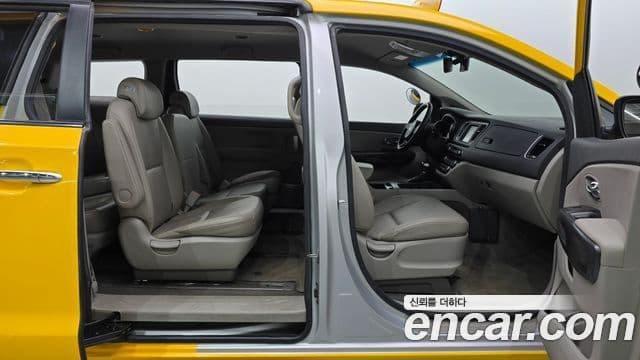 Kia All New Carnival Luxury, 2018 11