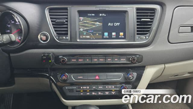 Kia All New Carnival Luxury, 2018 14