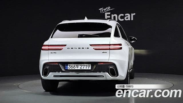 Genesis GV70, 2023 4
