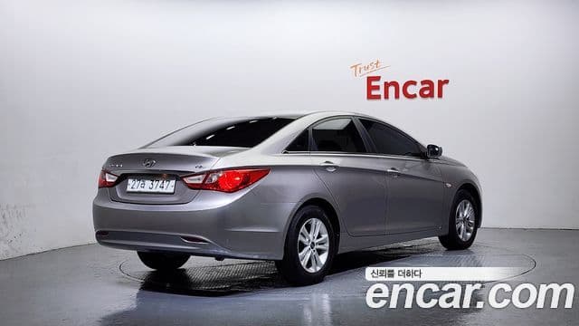 Hyundai YF Sonata Luxury, 2010 2