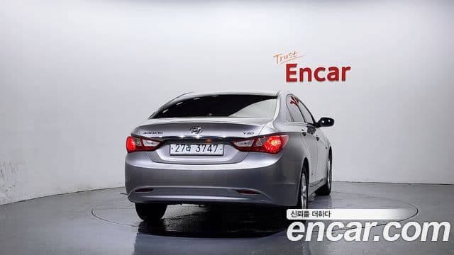 Hyundai YF Sonata Luxury, 2010 4