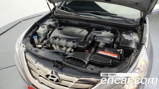 Hyundai YF Sonata Luxury, 2010 6