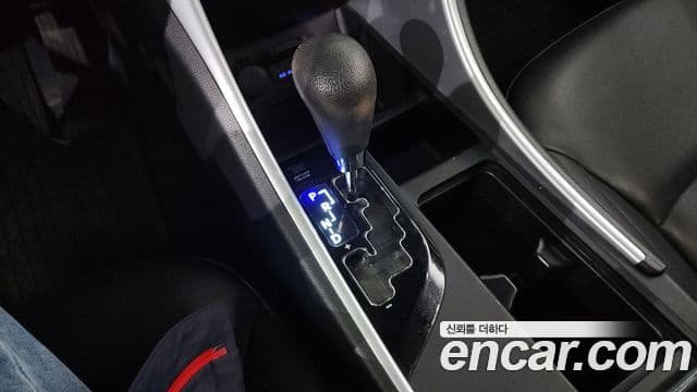 Hyundai YF Sonata Luxury, 2010 9