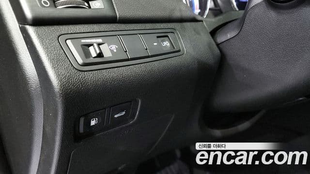 Hyundai YF Sonata Luxury, 2010 15