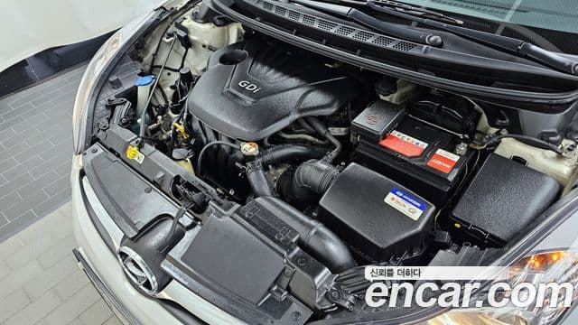 Hyundai Avante MD M16 GDI Deluxe, 2012 6