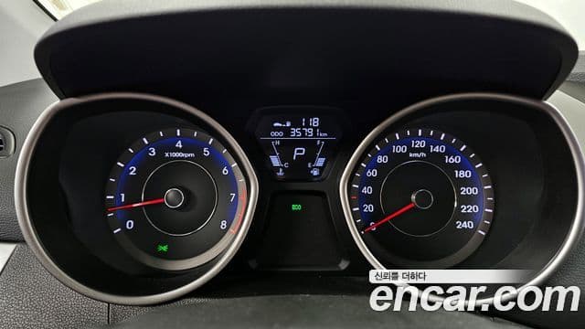 Hyundai Avante MD M16 GDI Deluxe, 2012 8