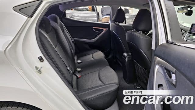 Hyundai Avante MD M16 GDI Deluxe, 2012 12