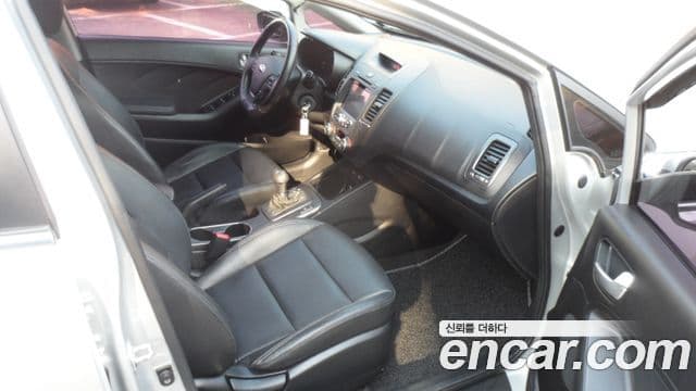 Kia K3 Luxury, 2013 14