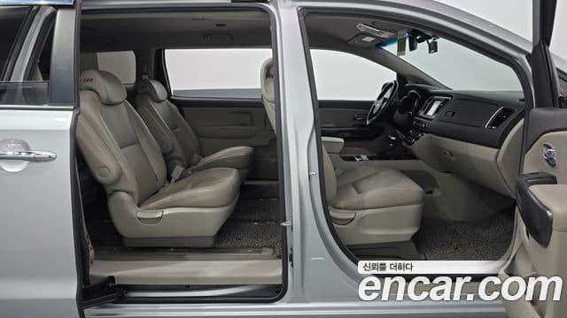 Kia All New Carnival Luxury, 2018 11