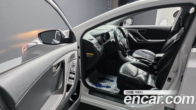 Hyundai Avante MD Luxury, 2012 11