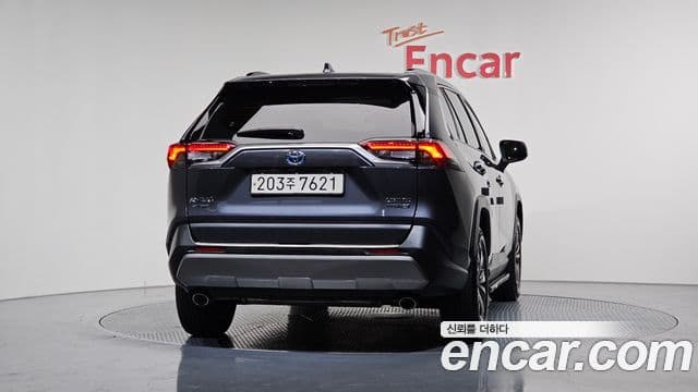 Toyota RAV4 5세대 2.5 4WD гибрид LTD, 2023 4