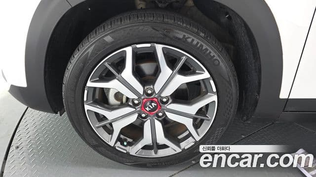 Kia Seltos Signature, 2022 все фото