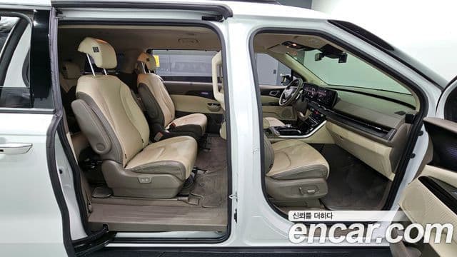 Kia Carnival 4세대 Signature, 2022 11