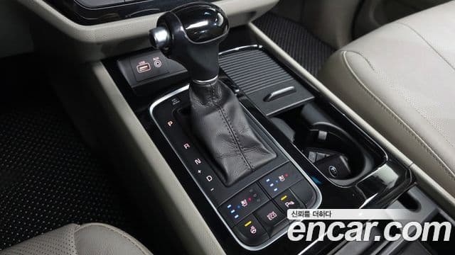 Kia All New Carnival Noblesse, 2015 9