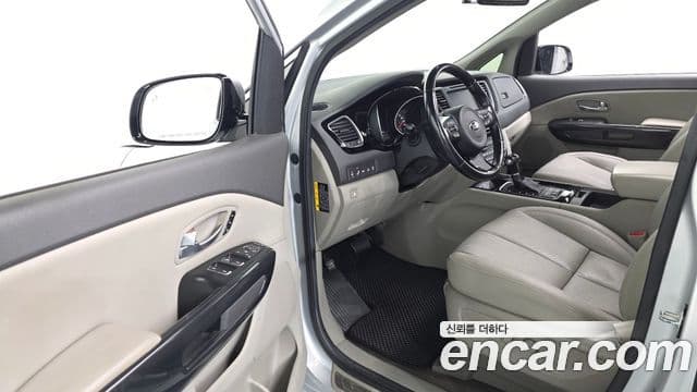 Kia All New Carnival Noblesse, 2015 12