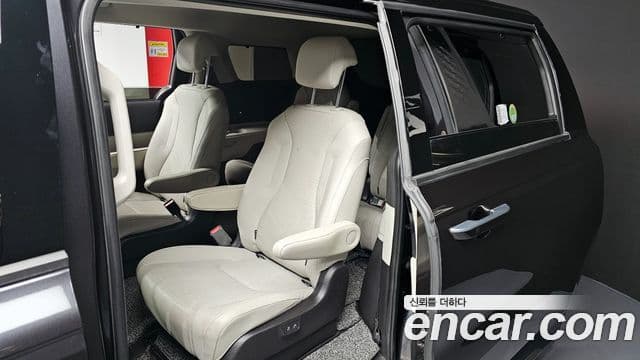 Kia Carnival 4세대 Signature, 2022 11
