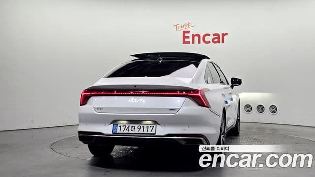 Kia K8 гибрид Signature, 2023 4