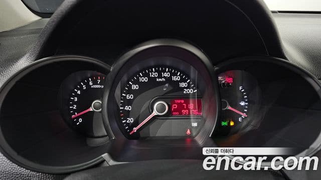 Kia All New Morning Deluxe Trendy, 2015 8