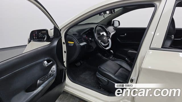 Kia All New Morning Deluxe Trendy, 2015 10