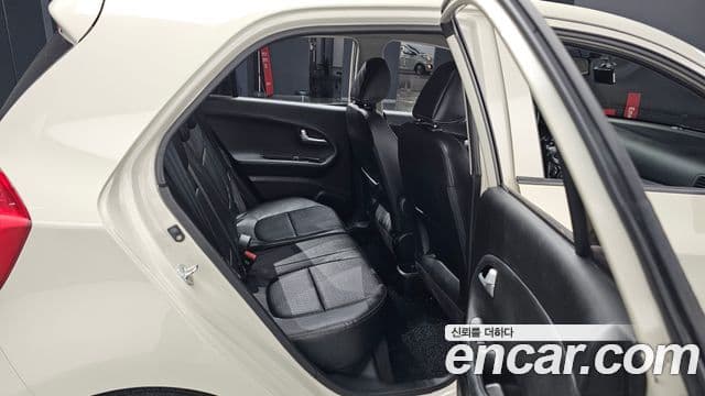 Kia All New Morning Deluxe Trendy, 2015 13