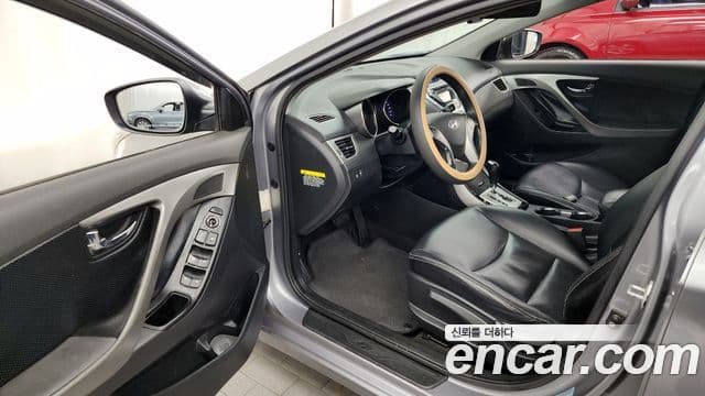 Hyundai Avante MD Premier, 2012 10