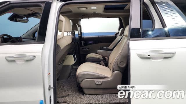 Kia Carnival 4세대 Signature, 2021 11