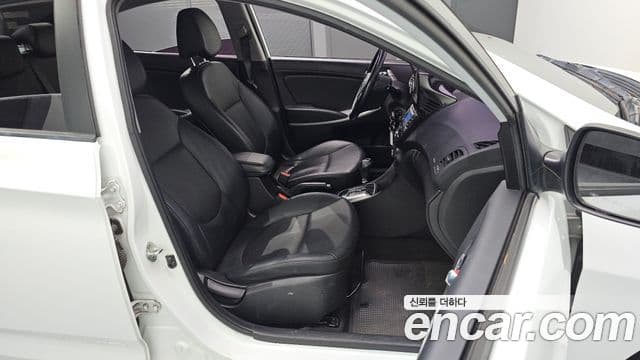 Hyundai Accent(новый кузов / новое поколение) Modern, 2015 12