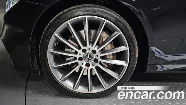 Mercedes-Benz E-класс W213 AMG Line, 2019 все фото