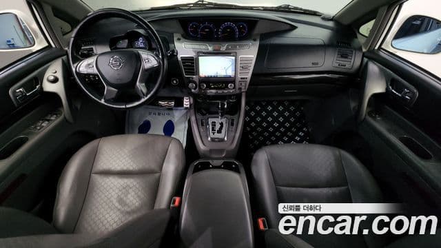 KG모빌리티(SsangYong) Korando 투리스모 4WD TX 9인승, 2016 7