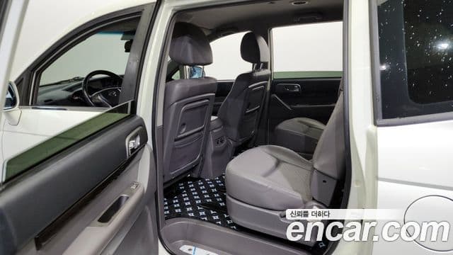 KG모빌리티(SsangYong) Korando 투리스모 4WD TX 9인승, 2016 11