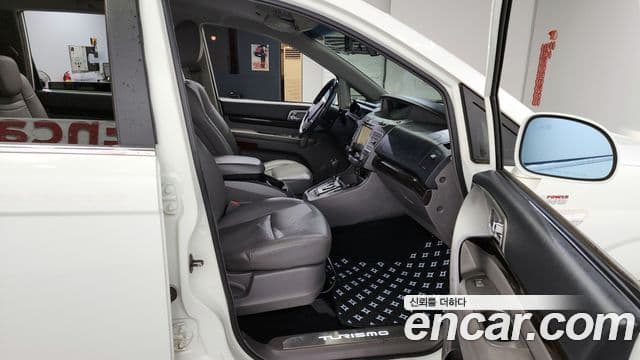 KG모빌리티(SsangYong) Korando 투리스모 4WD TX 9인승, 2016 12