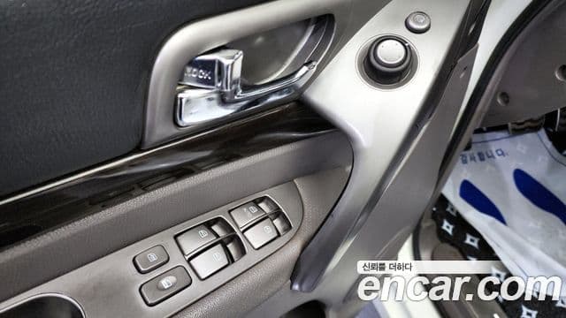 KG모빌리티(SsangYong) Korando 투리스모 4WD TX 9인승, 2016 13