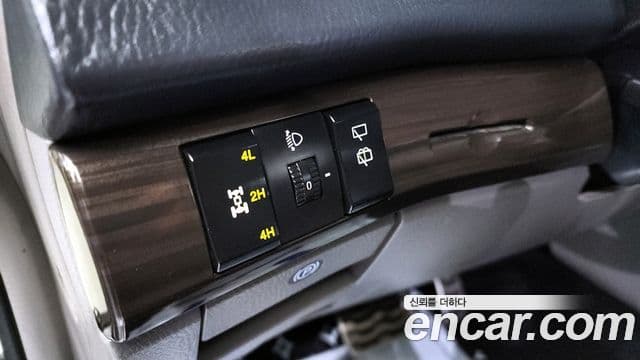 KG모빌리티(SsangYong) Korando 투리스모 4WD TX 9인승, 2016 14