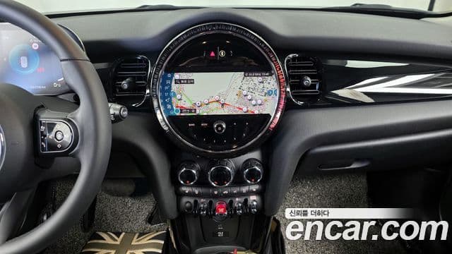 Mini Cooper 3세대, 2022 14