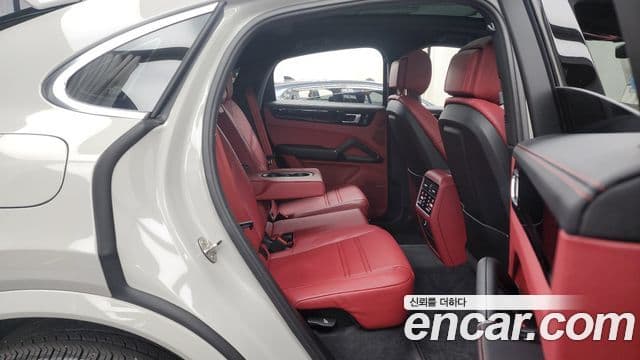 Porsche Cayenne (PO536) 3.0 купе, 2023 12