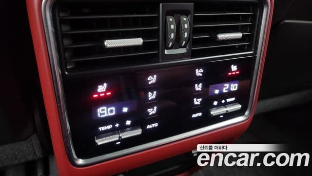 Porsche Cayenne (PO536) 3.0 купе, 2023 19