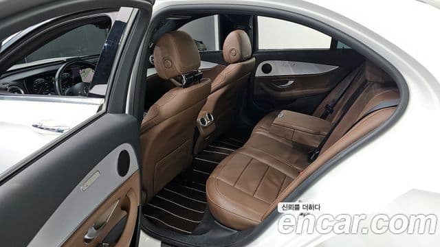 Mercedes-Benz E-класс W213 Avantgarde, 2021 11