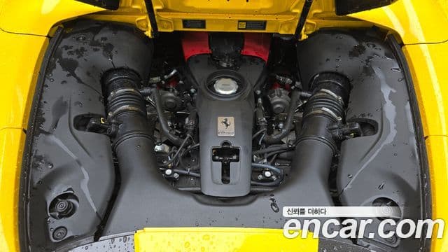 Ferrari F8 스파이더 3.9 V8, 2022 6