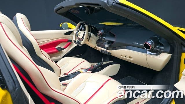 Ferrari F8 스파이더 3.9 V8, 2022 7