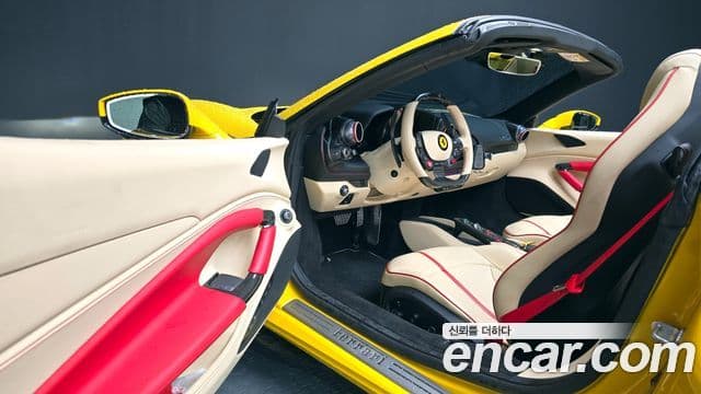 Ferrari F8 스파이더 3.9 V8, 2022 11