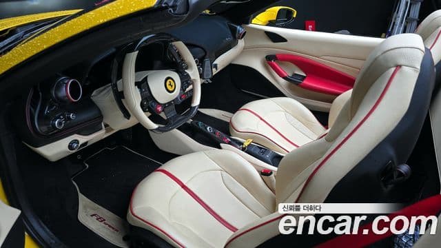 Ferrari F8 스파이더 3.9 V8, 2022 12