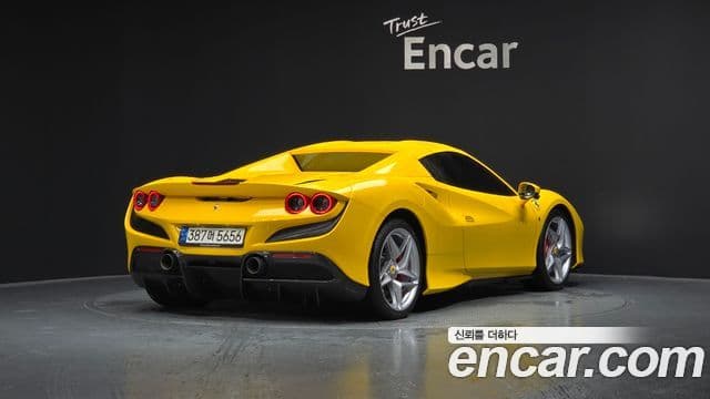 Ferrari F8 스파이더 3.9 V8, 2022 19