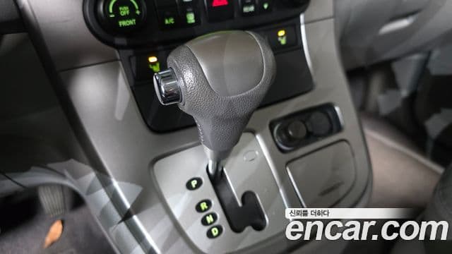 Kia Carnival R Premium, 2012 9