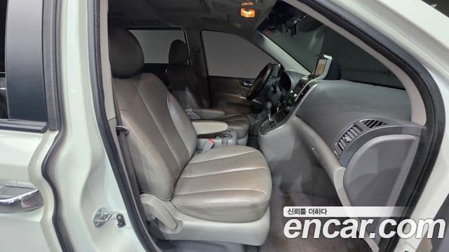 Kia Carnival R Premium, 2012 10