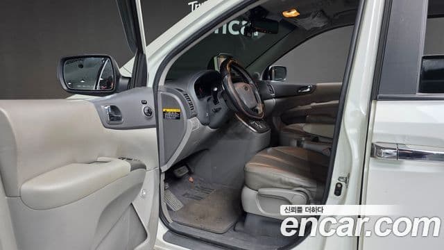 Kia Carnival R Premium, 2012 11