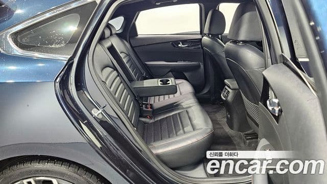 Kia The / новый New K3 2세대 Signature, 2022 11