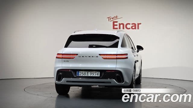 Genesis GV70, 2024 4